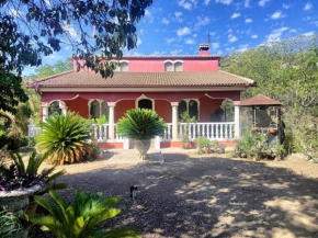 Casa rural en el campo con animales, piscina y barbacoa, Almodovar Del Rio